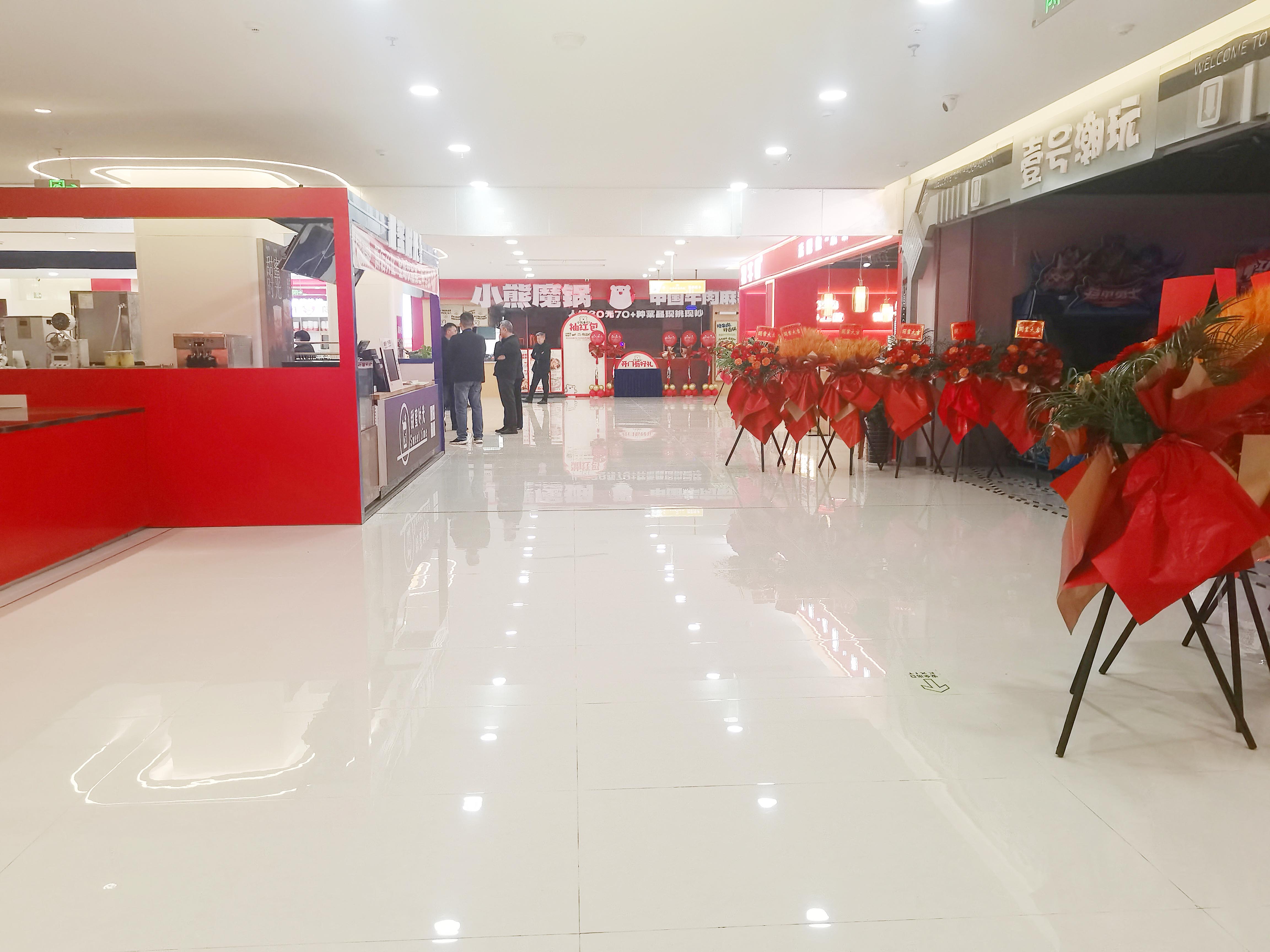 淮北海容商场内精品店铺装修项目(图3) 淮北商场精品店铺装修项目(图3)
